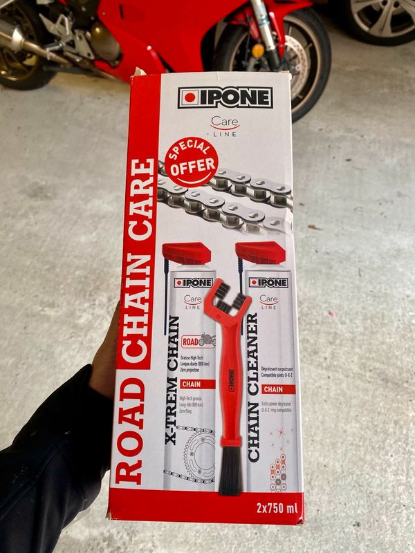 IPONE – Pack Entretien Chaine Moto Route – Road Care – CHAIN CLEANER 750 ML  + X-TREM CHAIN ROAD 750 ML + Brosse de Chaîne