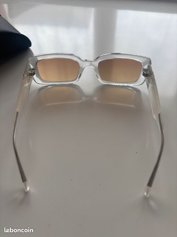 Lunettes de soleil Guess - neuves (image 4)