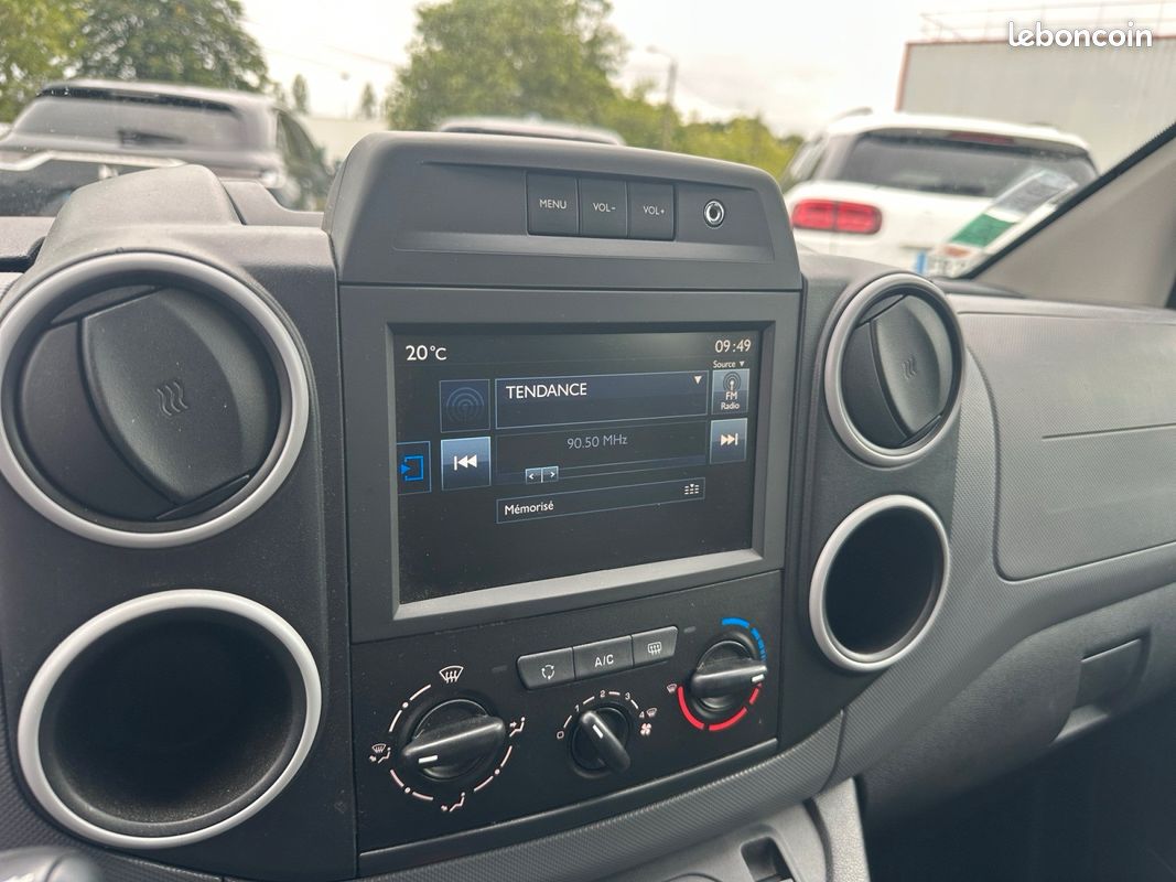 PEUGEOT PARTNER COMBI 1.6 HDI 90 PREMIUm (image 18)