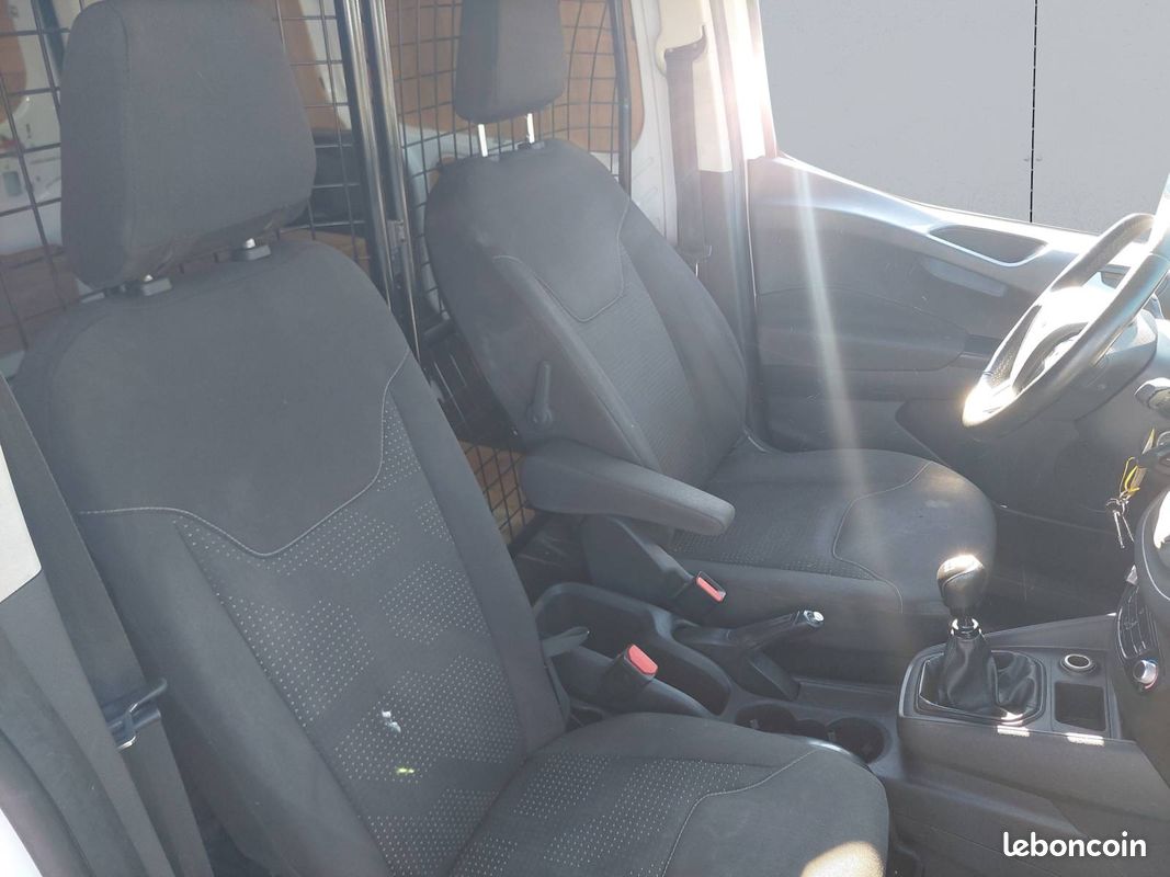 Ford transit courier fgn 1.5 tdci 100 bv6 trend (image 17)