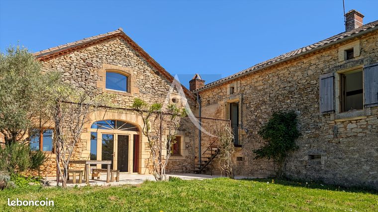 Propriété 6 pièces 180 m²