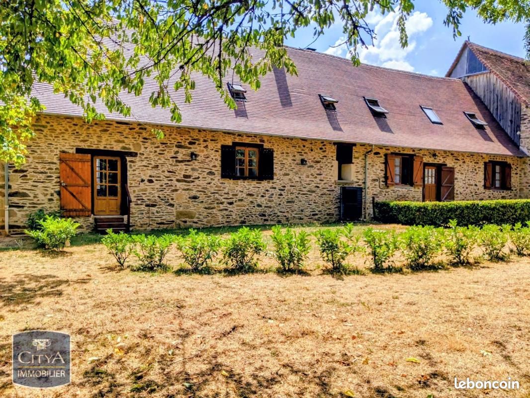 Maison 4 pièces 92 m² · à Magnac-Bourg · 92 m² · 850 €