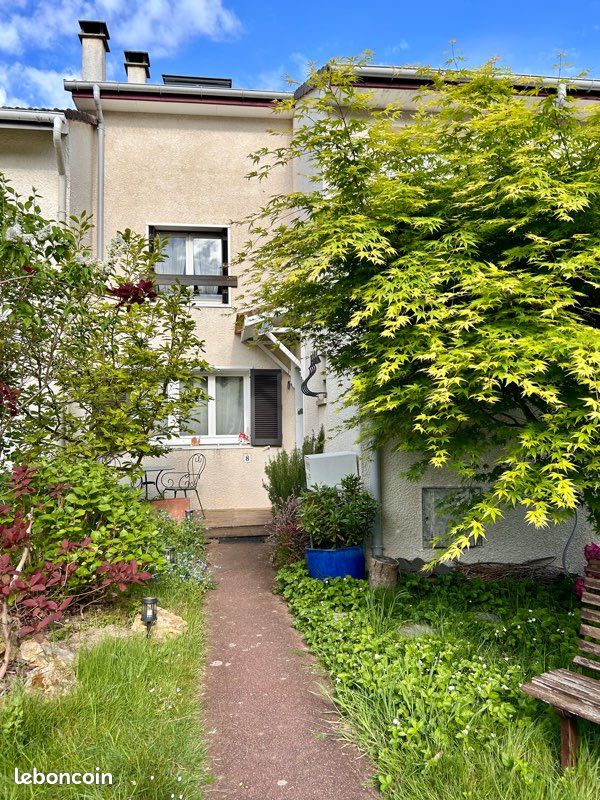 Maison 6 pièces 130 m² · à Buc · 130 m² · 710 000 €