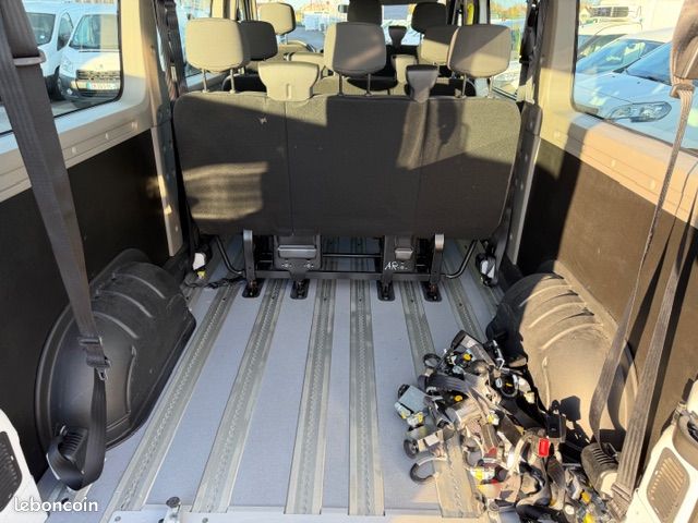 20990 HT - RENAULT Master TPMR 4 Fauteuils Roulants Combi 9 places L2H2 DCI 135 Grand Confort 2,3 L - 12/2020 - 129800 kms (image 9)