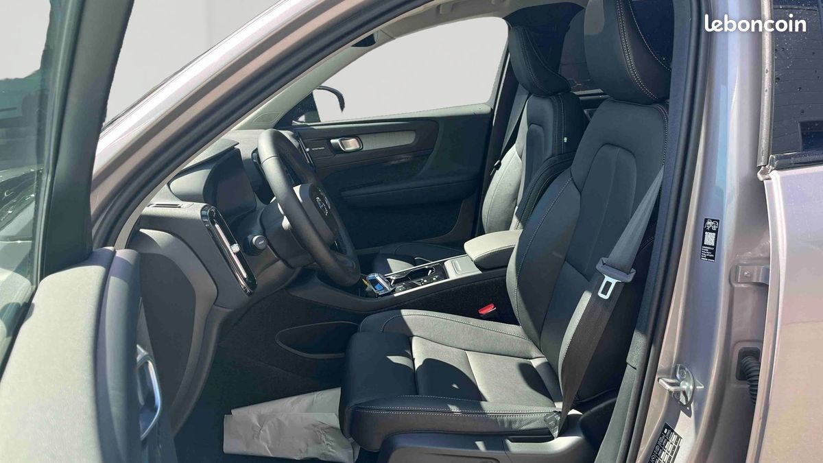 VOLVO XC40 B3 163 ch DCT7 Plus (image 8)