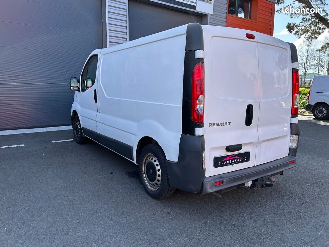 Renault trafic fourgon gn 2.0 dci 90 l1h1 1000 kg confort / 4 pneus neufs (image 4)