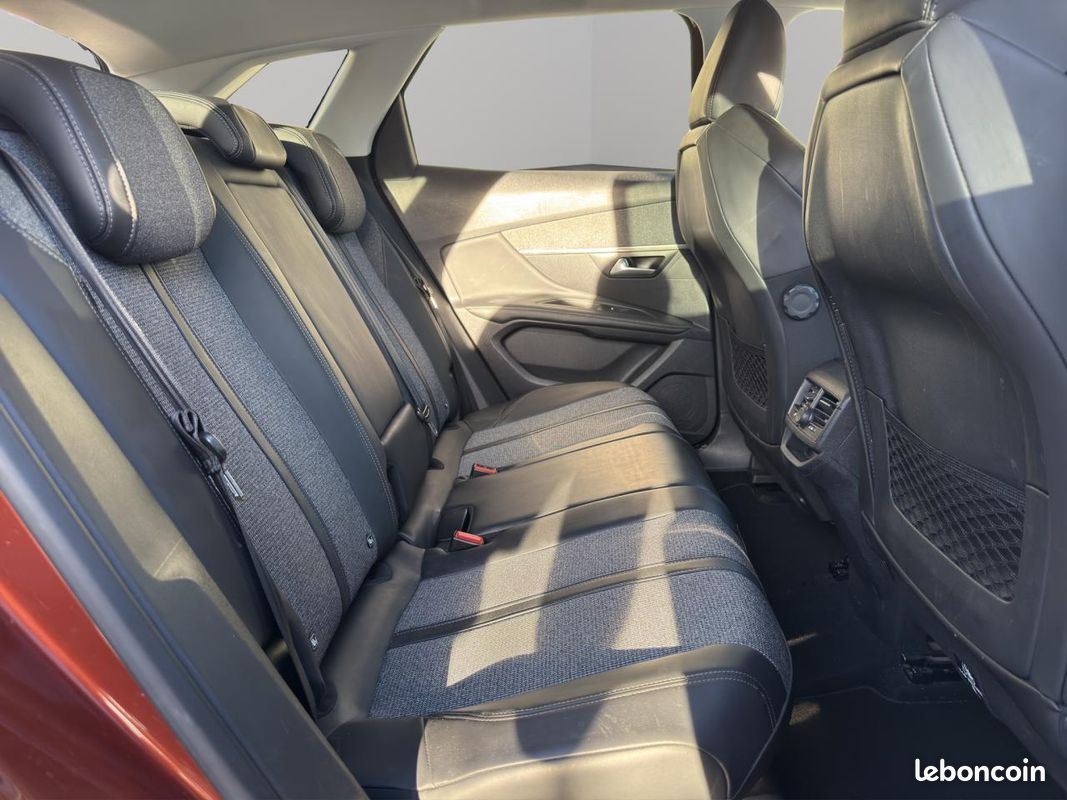 PEUGEOT 3008 1.2i PureTech 12V S&S - 130 II 2016 Allure PHASE 1 *DISTRIBUTION FAITE (image 20)