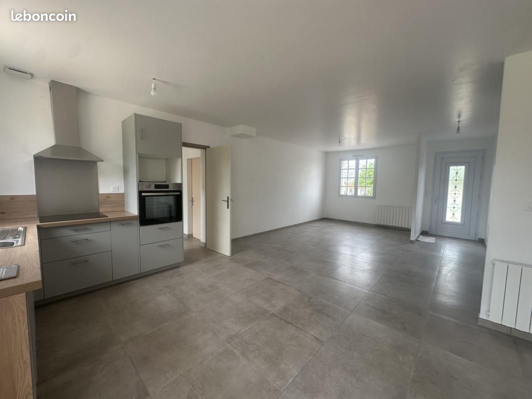 Maison 3 pièces 81 m² · à Mortagne-sur-Sèvre · 81 m² · 800 €/mois