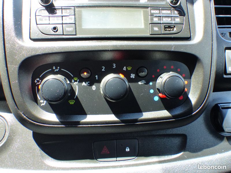 Renault TRAFIC III COMBI L1 1.6 DCI 125CH ENERGY LIFE 9 PLACES (image 19)