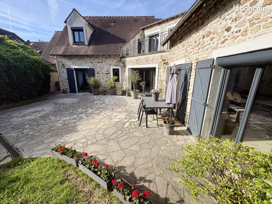 Maison 6 pièces 228 m² · à Cély · 228 m² · 650 000 €