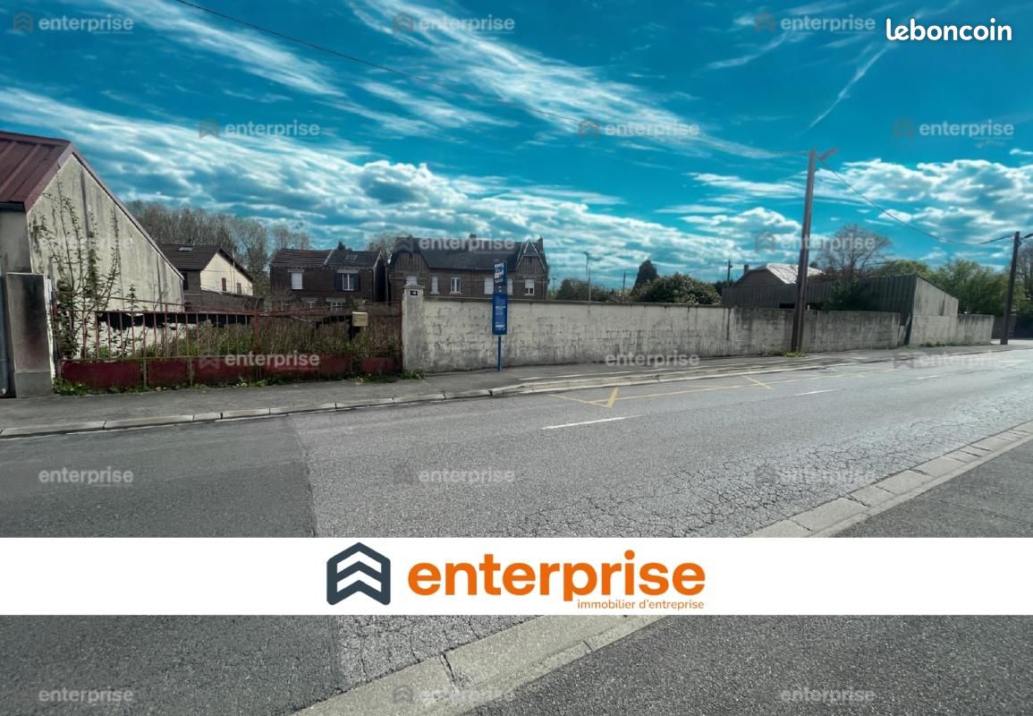 Terrain 975 m² Saint Quentin · à Saint-Quentin · 90 000 €