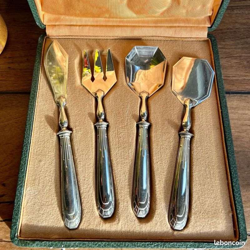 Adorable coffret ancien de service à mignardises & confiseries (image 3)