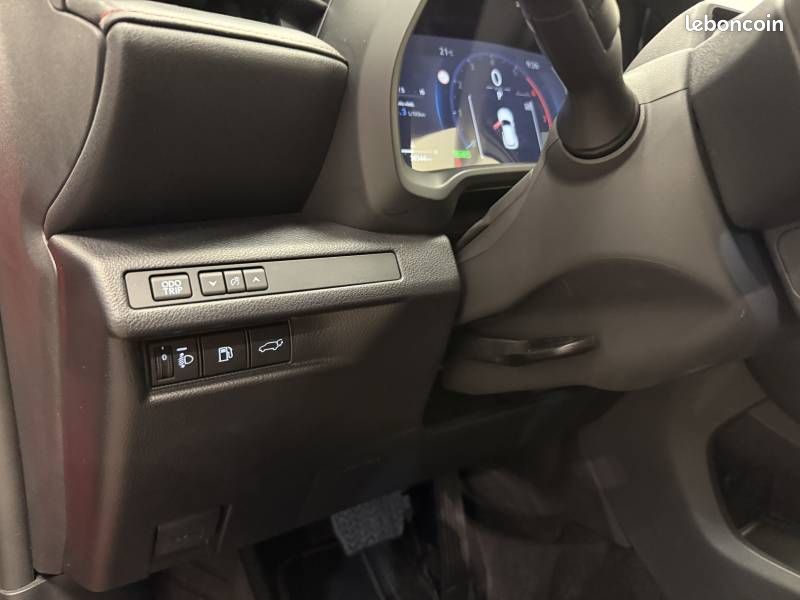Lexus LBX 2WD Emotion (image 29)