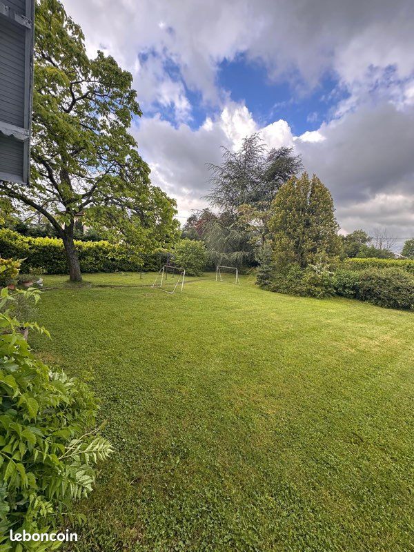 Terrain constructible Dommartin · 350 000 €