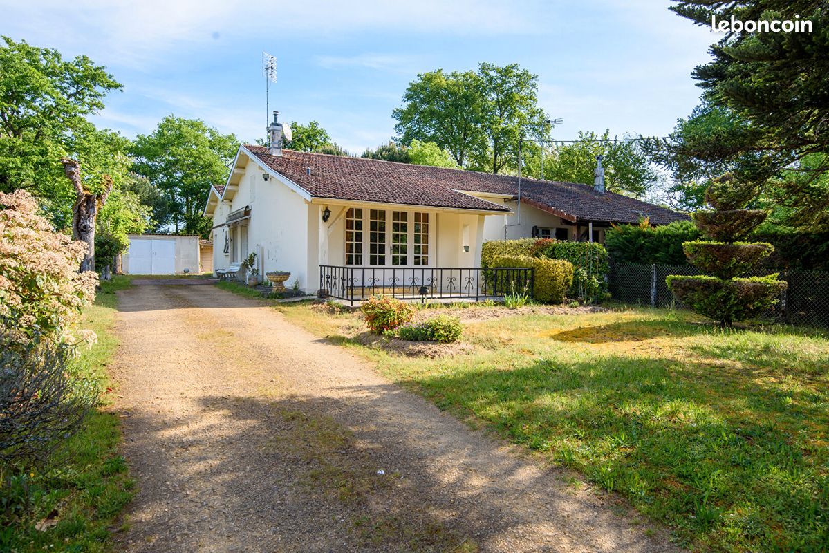 Maison 4 pièces 94 m² · à Roquefort · 94 m² · 120 000 €