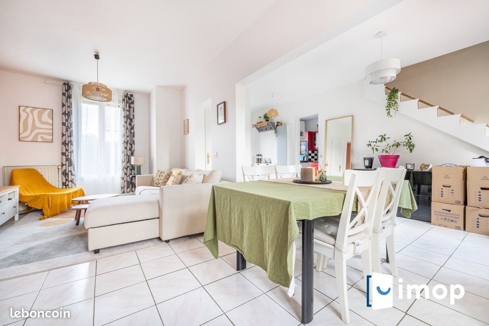 Maison 4 pièces 93 m² · à Viry-Châtillon · 93 m² · 330 000 €