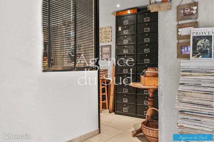 https://img.leboncoin.fr/api/v1/lbcpb1/images/a1/82/ee/a182ee8994b043697163f5e826bd16cc6165a0b8.jpg?rule=ad-image