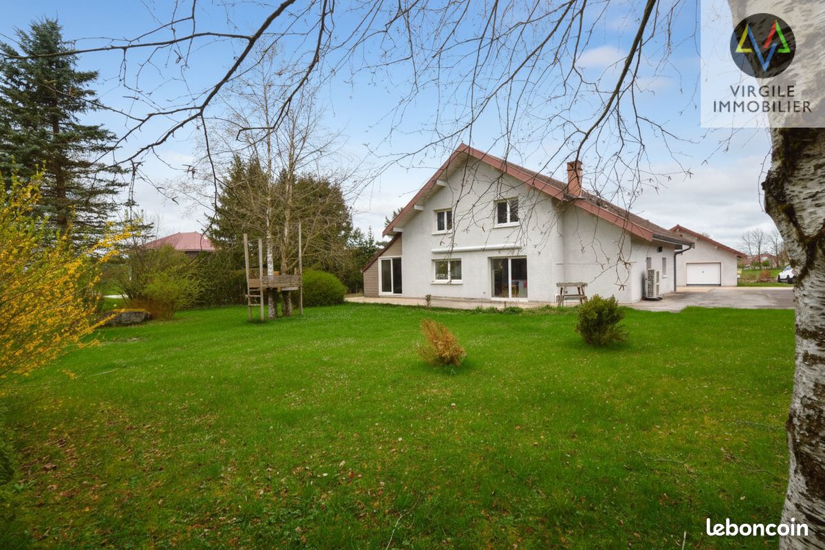Maison 7 pièces 183 m² · à Bouverans · 183 m² · 571 000 €
