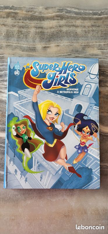 Lot de 3 livres DC Comics Super Hero Girls (image 5)