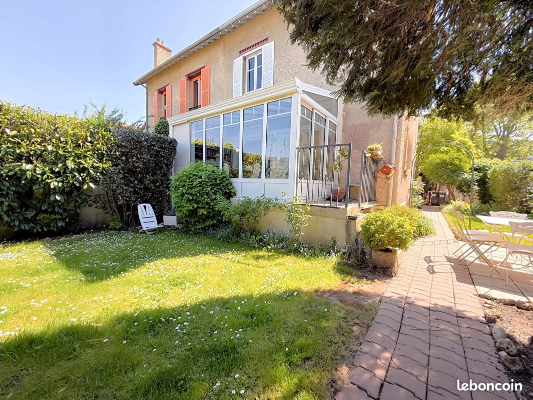 Maison 6 pièces 120 m² · à Jouy-en-Josas · 120 m² · 649 000 €