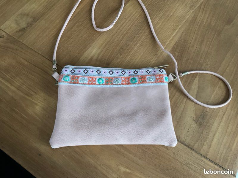 Pochette femme (image 1)