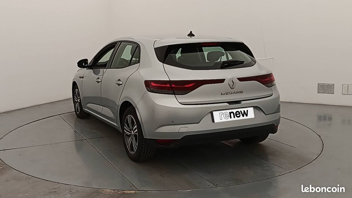Renault megane iv berline blue dci 115 evolution (image 6)