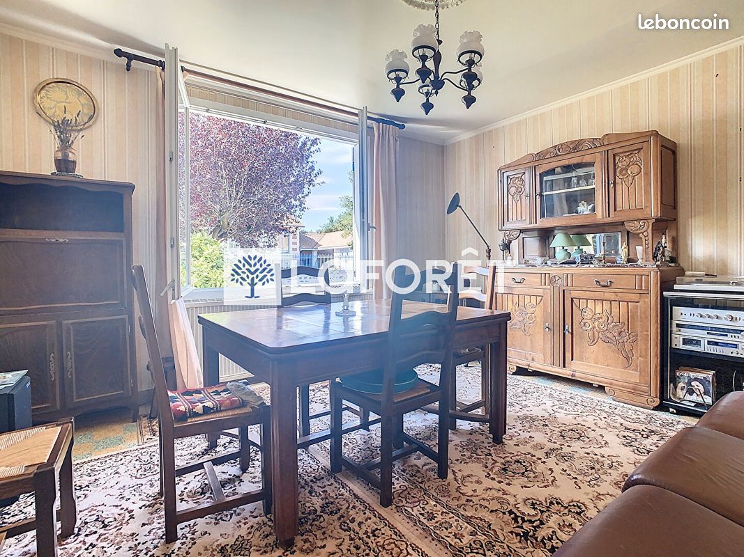 Propriété 4 pièces 70 m² - Saint-Loup-Lamairé 79600 (image principale 4)