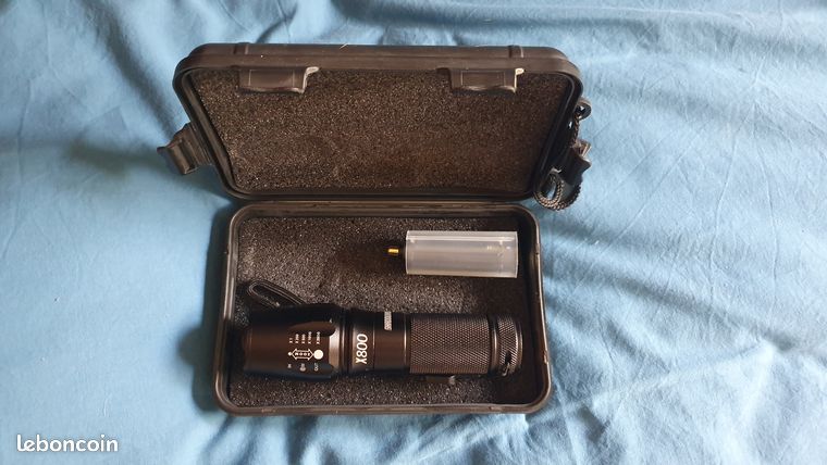 Lampe Frontale Tactique XPE T78-L3-U3 - 5000 Lumens - Zoom UV - IPX4 - Militaire