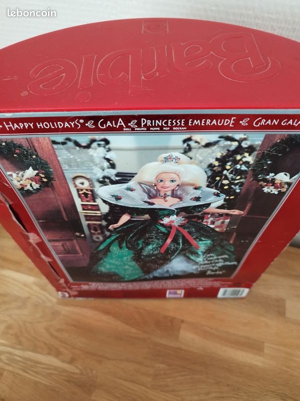 POUPÉE BARBIE HAPPY HOLIDAYS GALA PRINCESSE ÉMERAUDE NEUF EN BOITE 1995