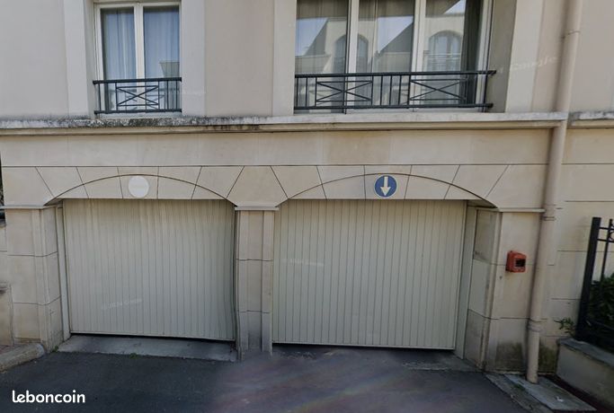 Emplacement de parking en sous-sol à La Garenne Colombes
