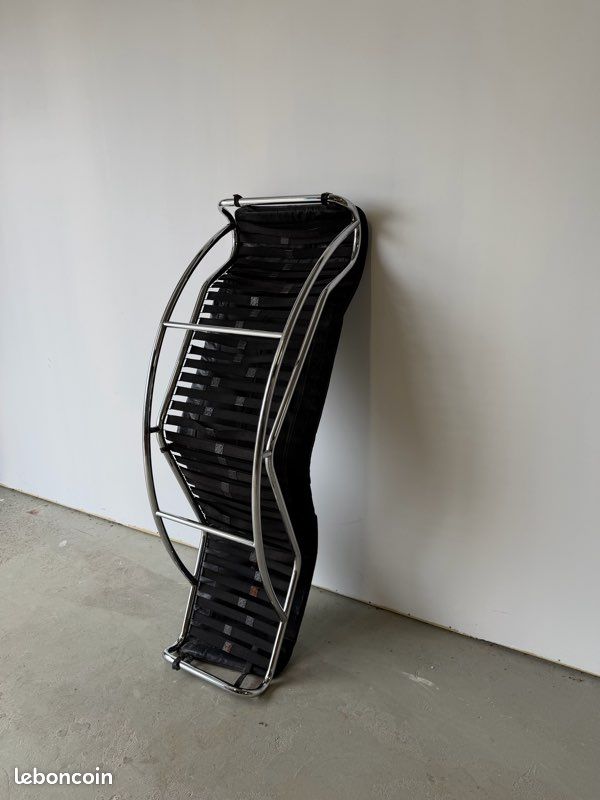 Chaise longue modèle LC4 par Le corbusier, Charlotte Perriand et Pierre Jeanneret en chrome et cuir (image 7)