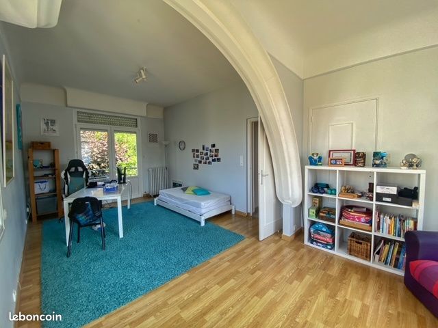 Maison 8 pièces 261 m² - Niort 79000 (image principale 2)
