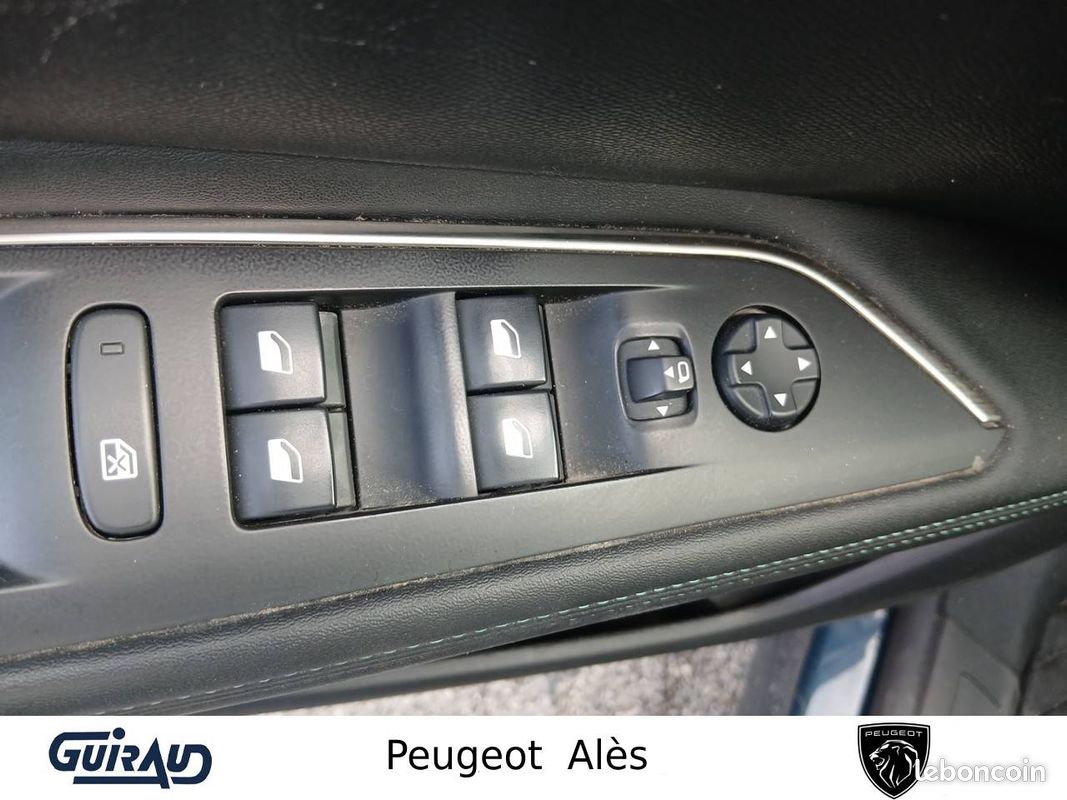 PEUGEOT 3008 Hybrid 225 e-EAT8 Allure Pack (image 12)
