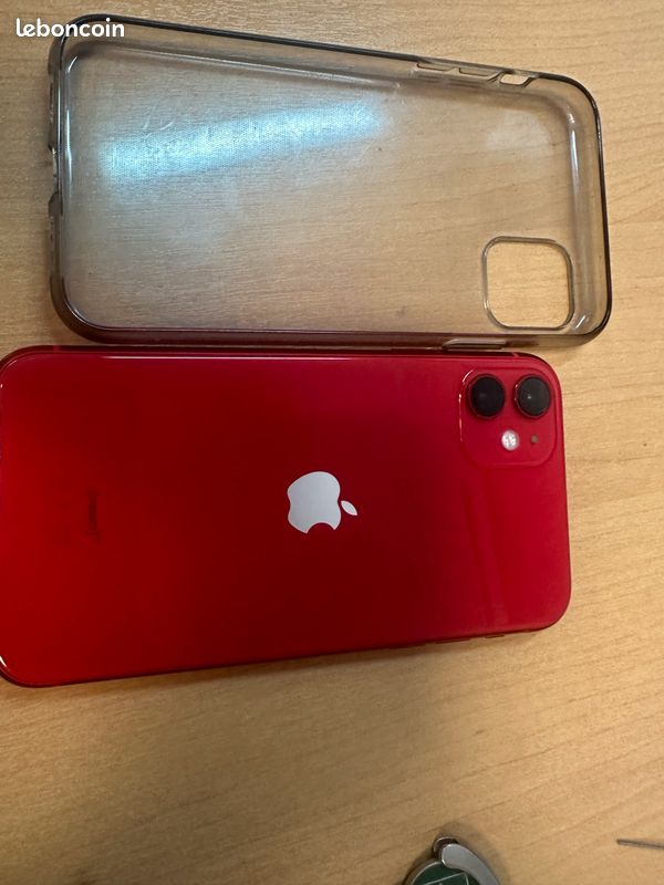 IPhone 11 rouge (image 3)