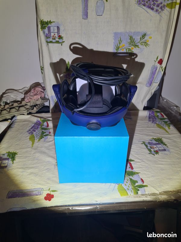 Casque VR HTC Vive Pro avec kit de coussin confort VRCover (image 7)