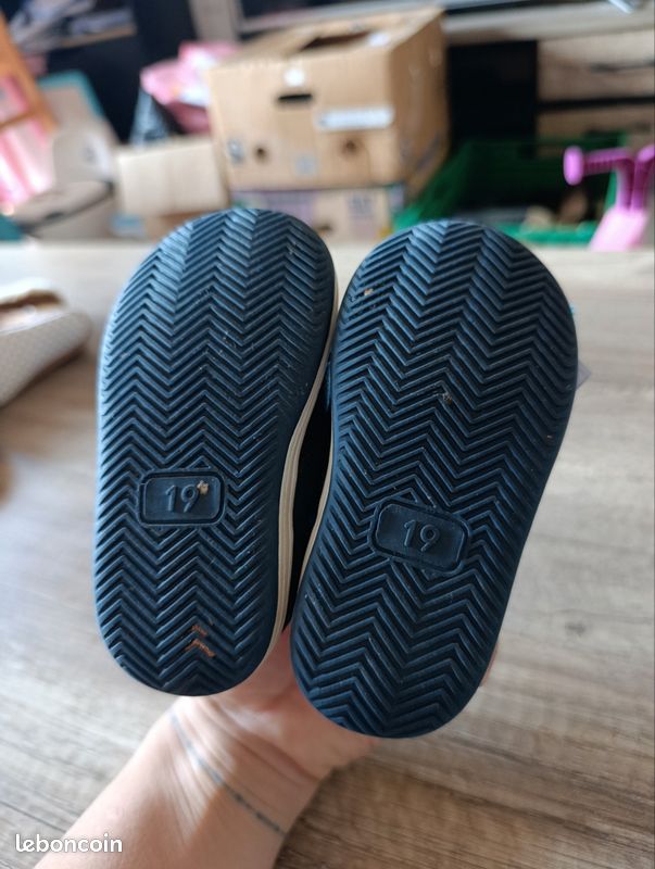 Chaussures t19 garçon (image 2)