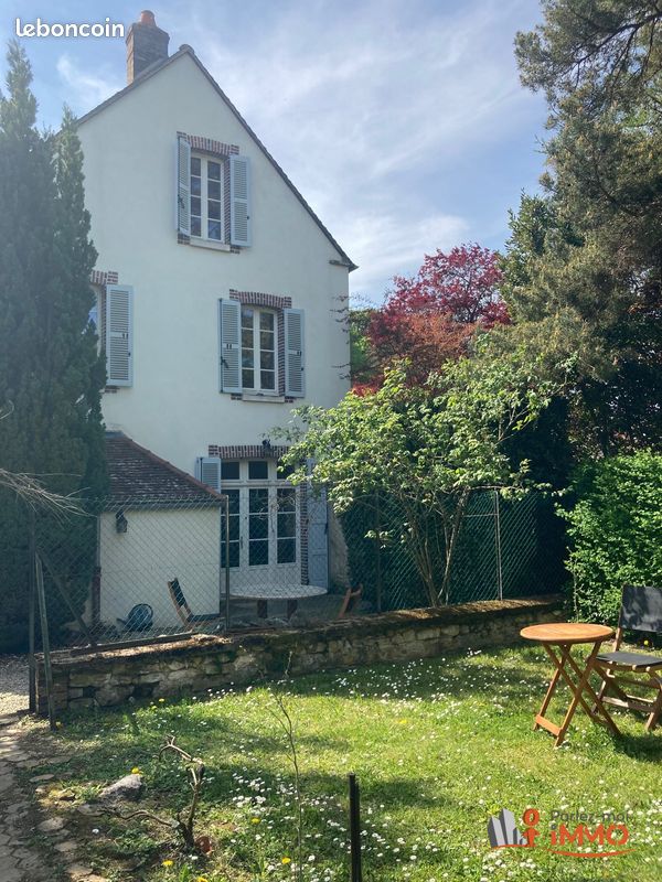 Maison 6 pièces 170 m² · à Ormoy · 170 m² · 390 000 €