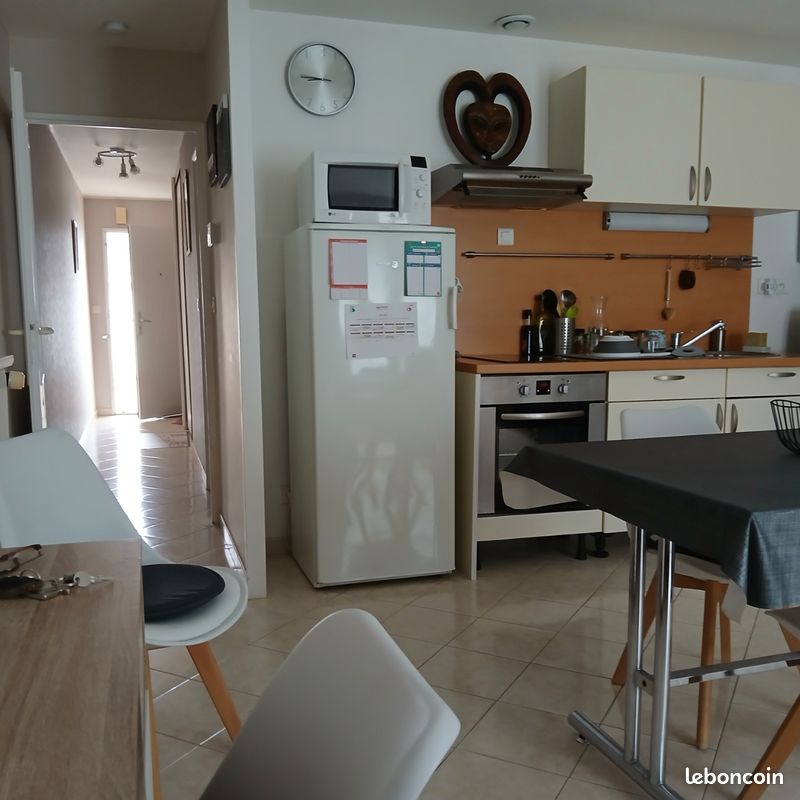 Studio meublé pour étudiante/stagiaire · à La Chapelle-sur-Erdre · 580 €/mois