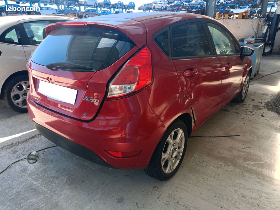Ford Fiesta VI phase 2 960254A pour pièces (image 3)