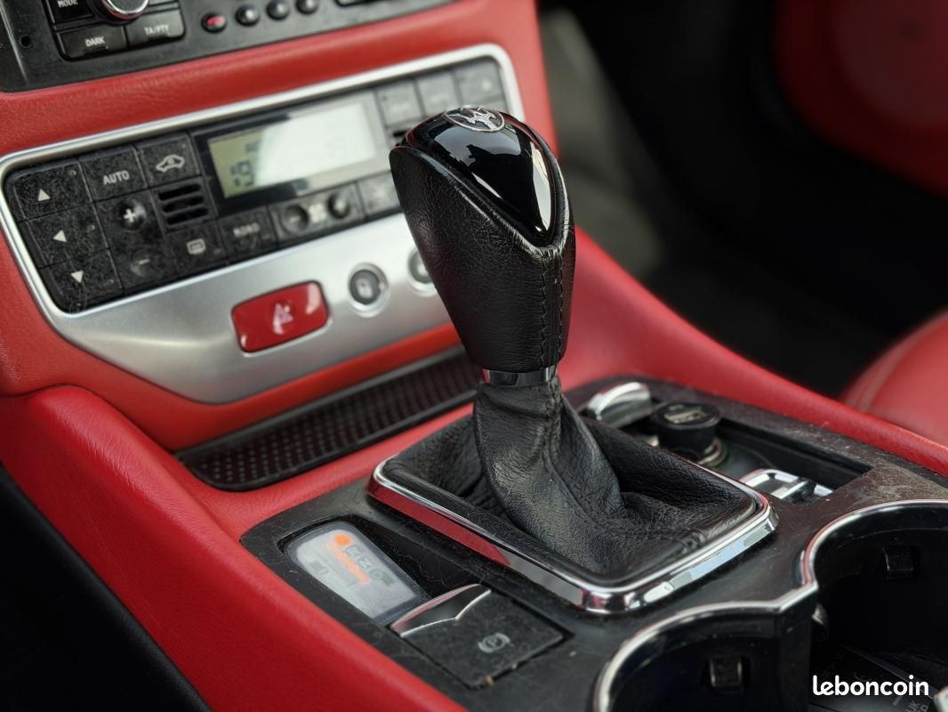 Maserati Grancabrio V8 4.7 440 CH BOITE ZF / FRANCAISE 3IEME MAIN REVISION POUR LA VENTE (image 13)