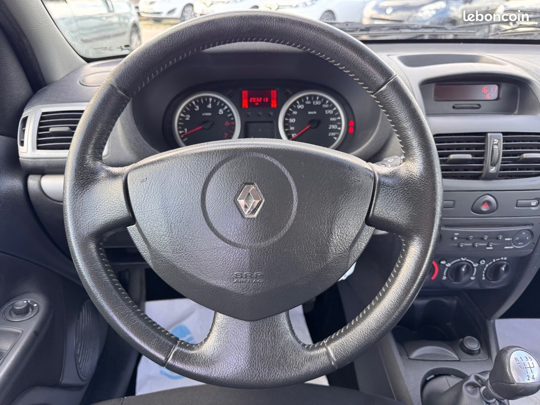 RENAULT Clio Campus 1.2 16V 75 CV eco2 Pack Clim PREMIERE MAIN (image 12)