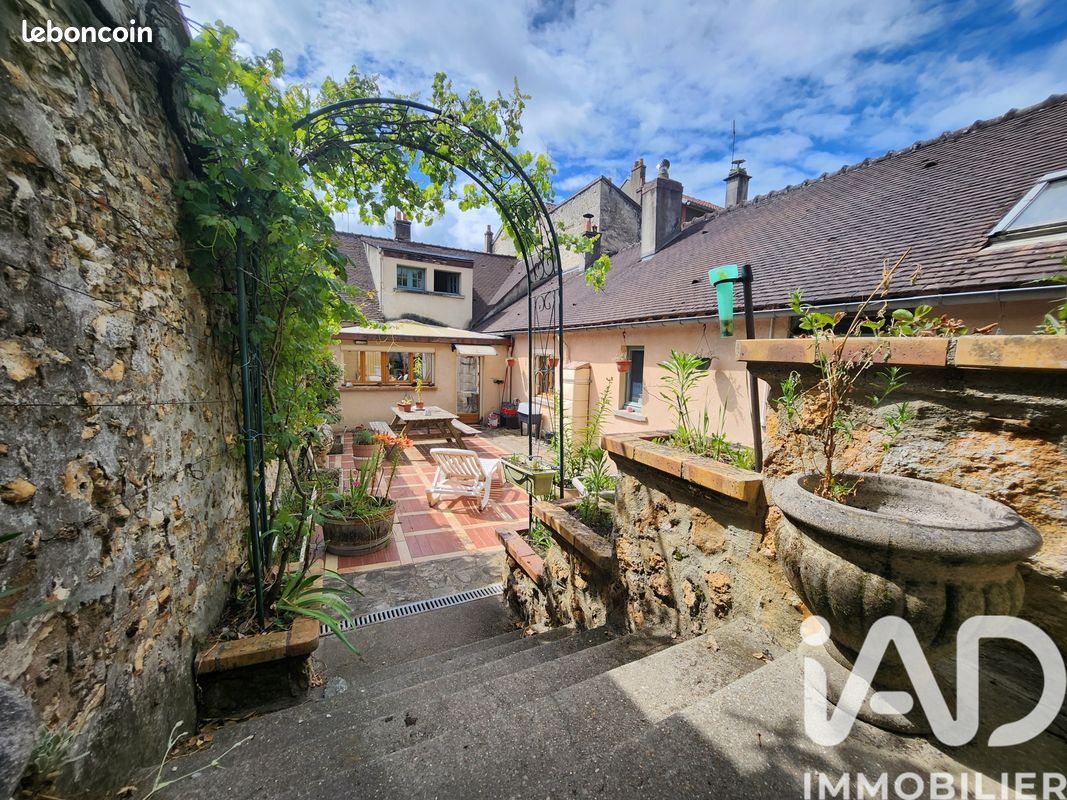 Maison 4 pièces 100 m² · à Saint-Arnoult-en-Yvelines · 100 m² · 259 500 €