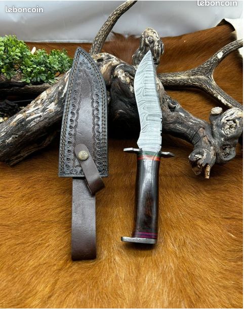 CTD33:Bowie lame en acier damas 256 couches manche bois ref B112