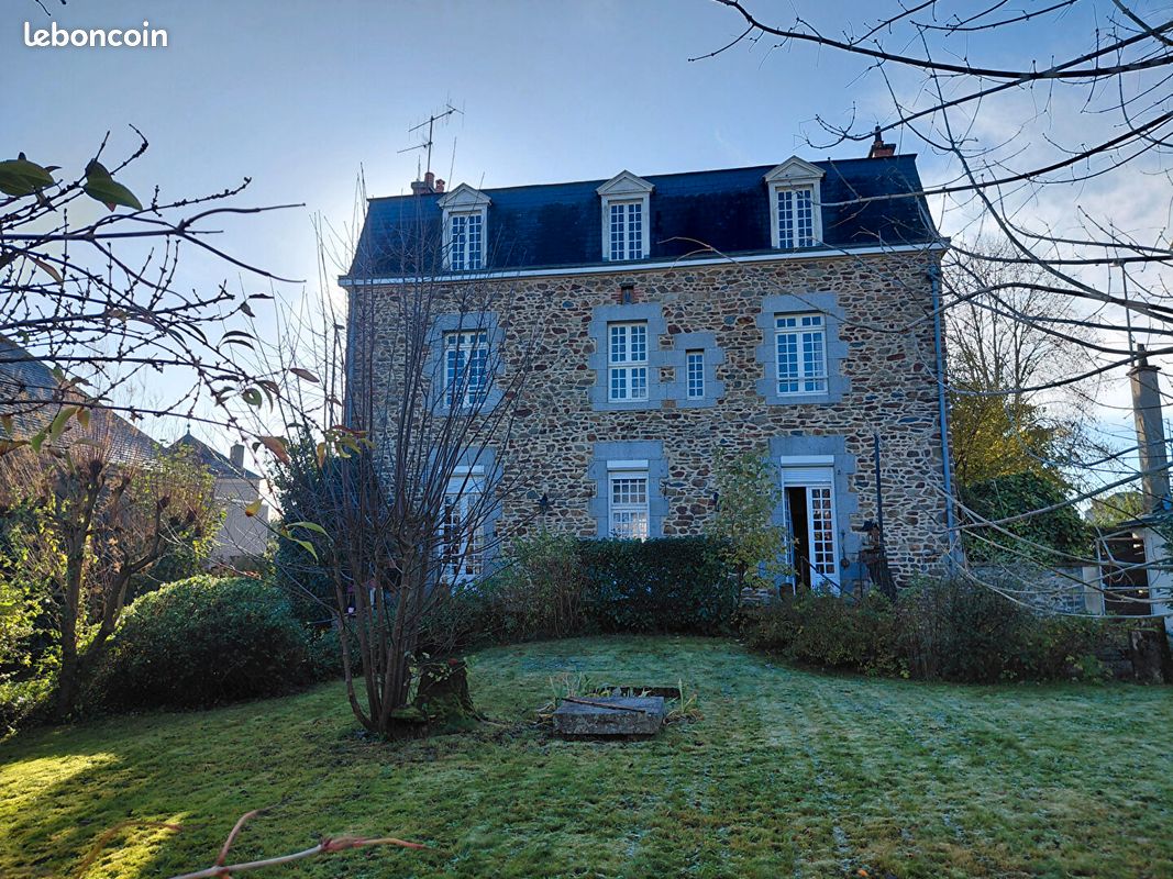 Maison 10 pièces 324 m² · à Mayenne · 324 m² · 249 600 €