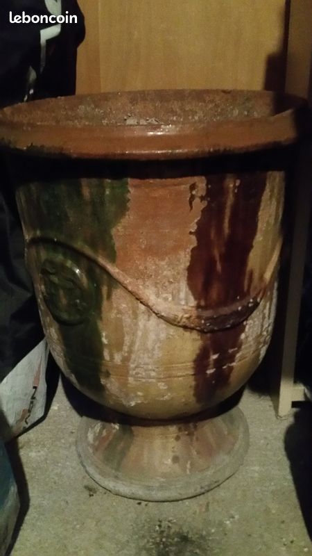 Vase (image 1)
