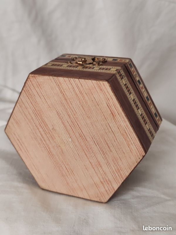 Boite à bijoux - FDIT - Nouvelle Belle en Bois - Forme de Coeur - Blanc Boite à bijoux - FDIT - Nouvelle Belle en Bois - Forme de Coeur - Blanc