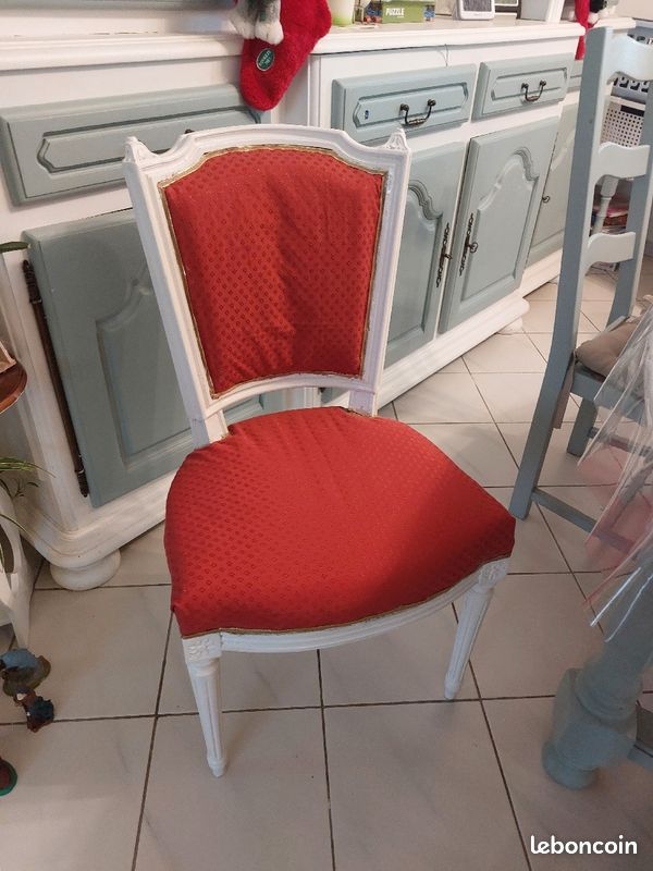 1 chaise capitonnée (image 1)