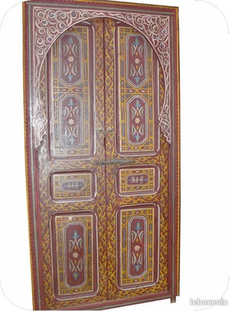 Porte marocaine en bois peint et décoré, 200x100 cm _ Menuiseries traditionnelles Maroc (image 1)