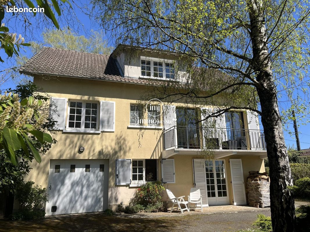 Maison 8 pièces 200 m² · à Le Palais-sur-Vienne · 200 m² · 240 000 €