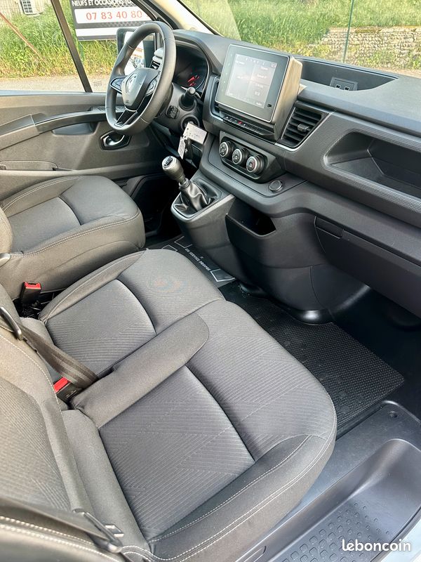 Renault Trafic L2 H1 2,0 BLUEDCI 150CV PACK GRAND CONFORT GPS APPLE CARPLAY + CLIMATISATION + LED + CAMERA AR (image 3)